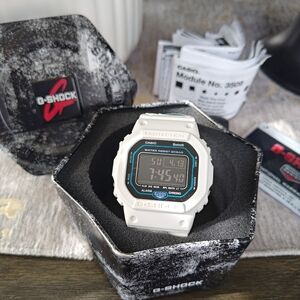 White 'SCI-FI' 5600 Casio G-Shock BLUETOOTH Watch. New in box!